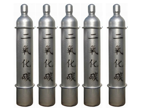 二氧化碳（CO₂）